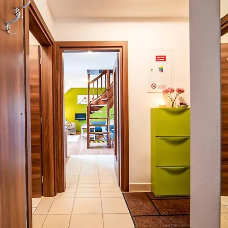 Tulanie 62 Kamzik 2 Izbovy Mezonet Deluxe Parkovanie V Podzemnej Garazi Zdarma ドノヴァリ