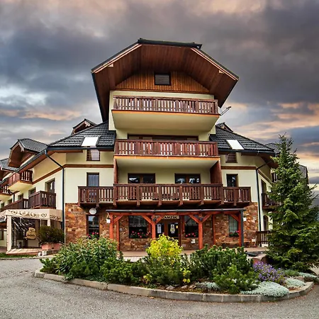 Tulanie 62 Kamzik 2 Izbovy Mezonet Deluxe Parkovanie V Podzemnej Garazi Zdarma Apartment Donovaly